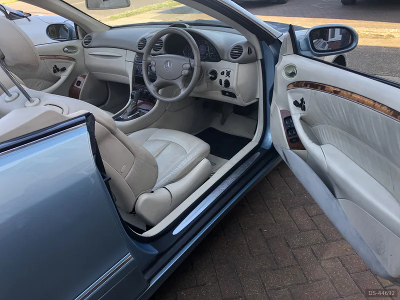 2003 Mercedes-Benz Clk320 Elegance in London 8