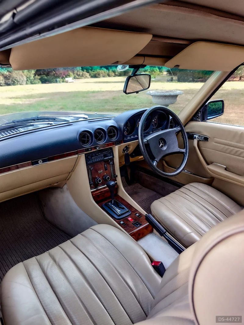 1984 Mercedes-Benz 500SL in London 10