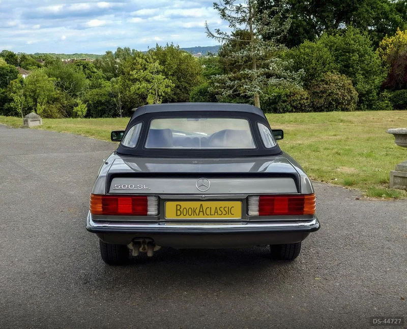 1984 Mercedes-Benz 500SL in London 9