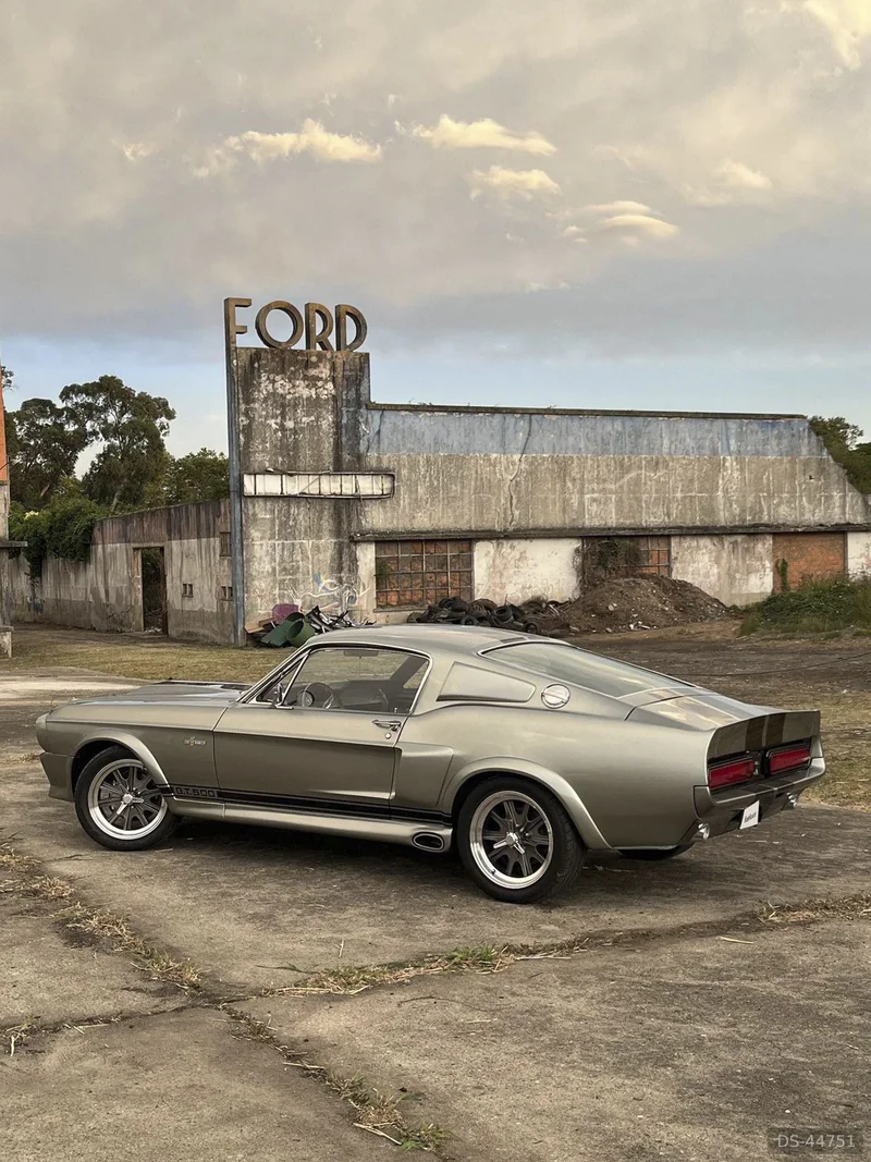 1967 Ford Mustang Gt 500 in Porto 2