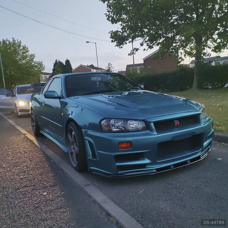 1998 Nissan Skyline R34 in London 9
