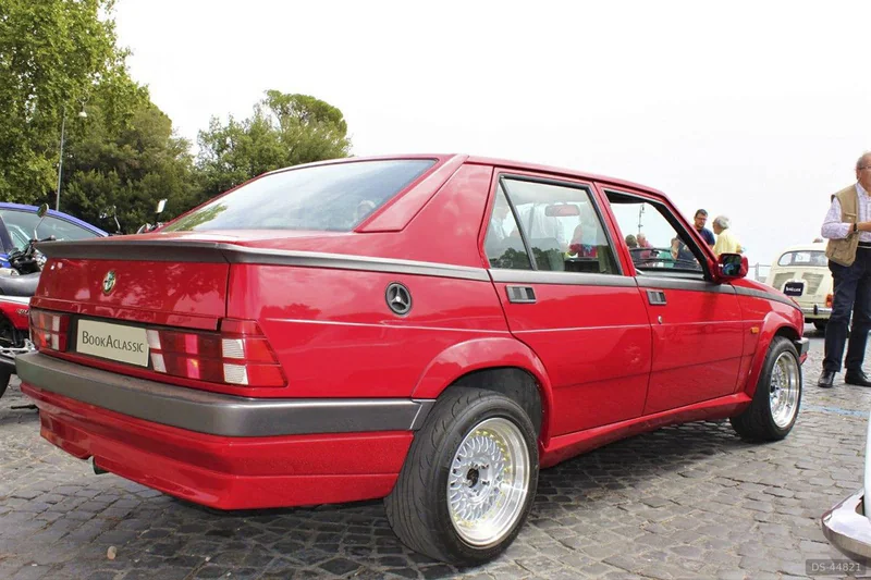 1990 Alfa Romeo 75 in Roma 2