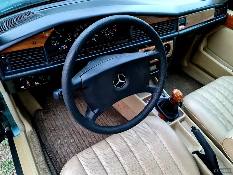 1988 Mercedes-Benz 190 E W 201 in Roma 5