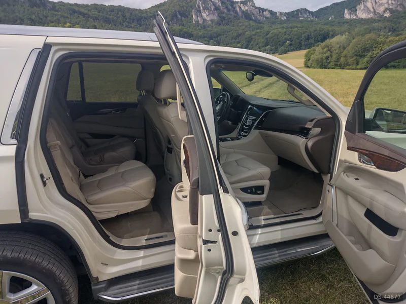 2015 Cadillac Escalade in žilina 2
