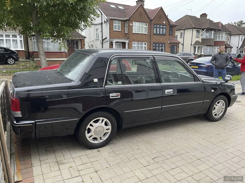2006 Toyota Crown in Wembley 2
