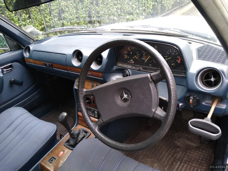 1980 Mercedes-Benz 230E in Glasgow 6
