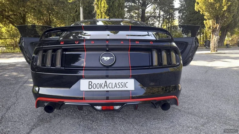 2016 Ford Mustang in Roma 3