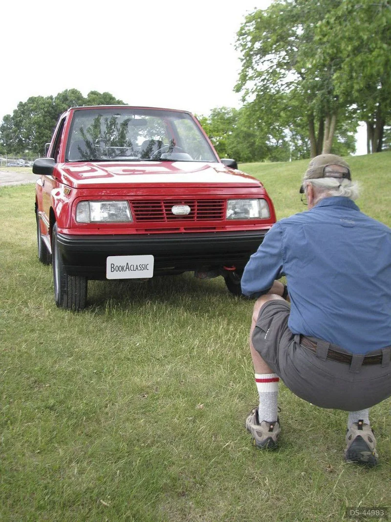 1995 Geo Tracker in Belleville 2
