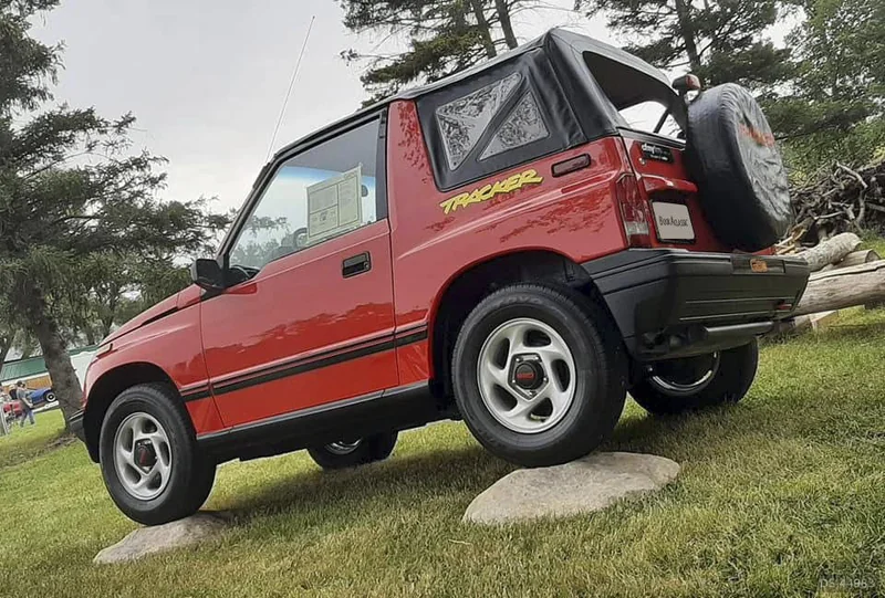 1995 Geo Tracker in Belleville 3