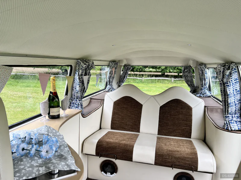 1971 Volkswagen Vw T2 Camper in Stamford 3