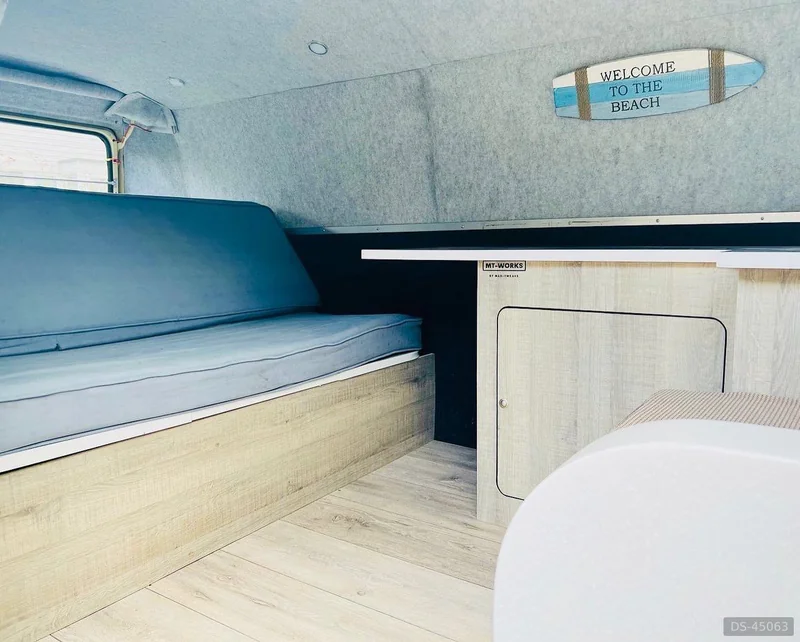 1978 Volkswagen T2 in London 6