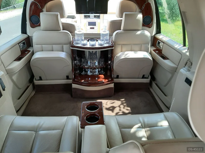 2007 Lincoln Navigator L - President in Plzeň 2