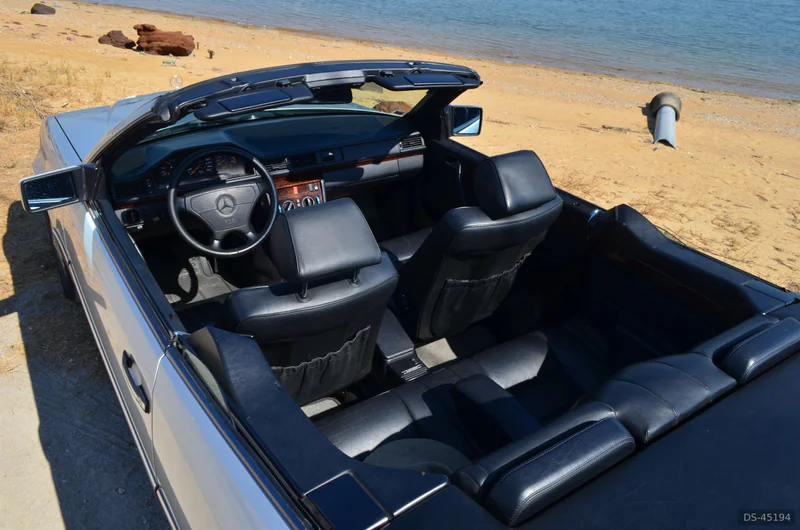 1993 Mercedes-Benz W124 Cabrio in Paio Pires 8