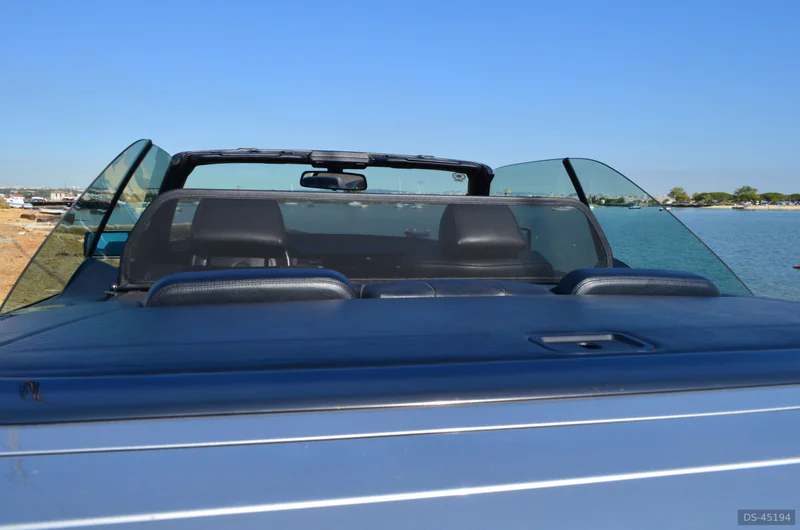 1993 Mercedes-Benz W124 Cabrio in Paio Pires 9