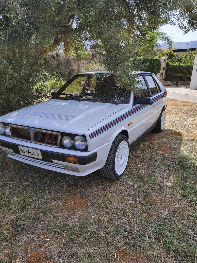 1991 Lancia Delta Hf Turbo in Palermo 2