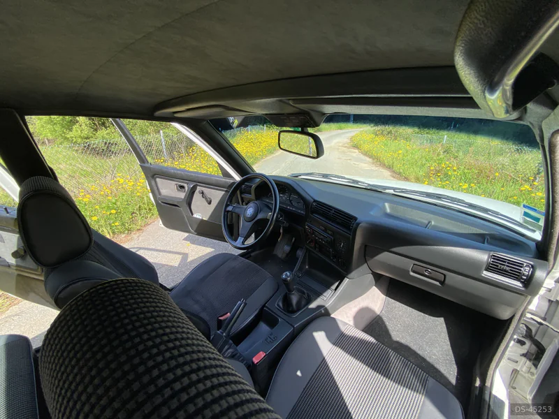 1987 BMW E30 in Braga 8