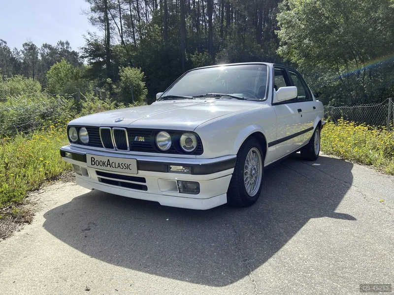 1987 BMW E30 in Braga