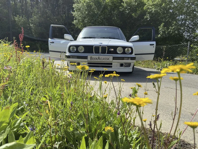 1987 BMW E30 in Braga 3