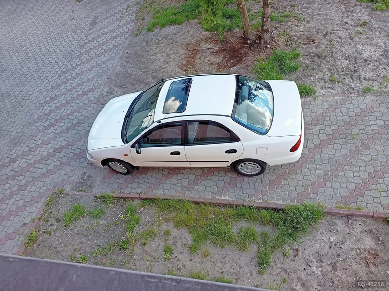 1994 Mazda 323 in Warszawa 3