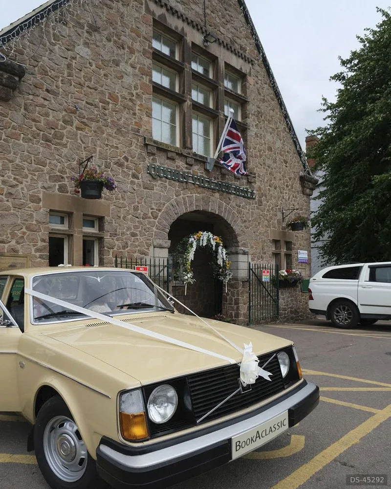 1976 Volvo 244 Dl in Loughborough 7