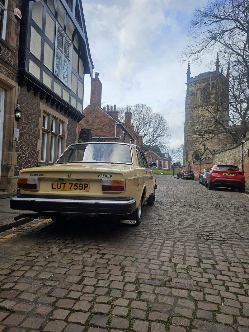 1976 Volvo 244 Dl in Loughborough 9