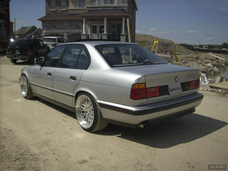 1991 BMW M5 in Brampton 2