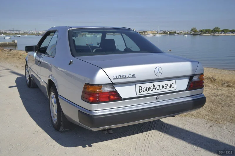 1992 Mercedes-Benz 300 Ce in Paio Pires 9
