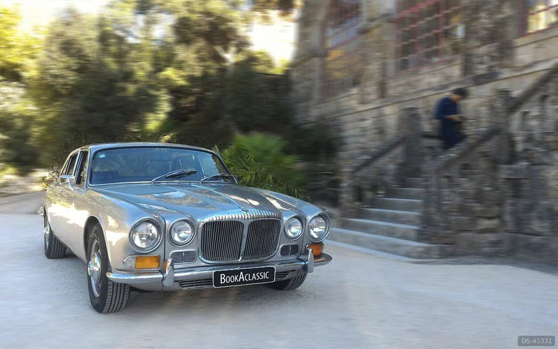 1973 Jaguar Daimler 1 Series in Odivelas 7