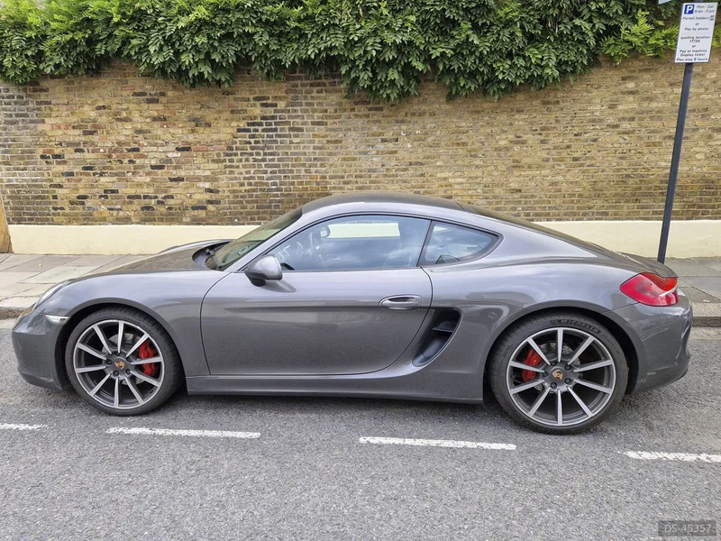 2014 Porsche Cayman S in London 2