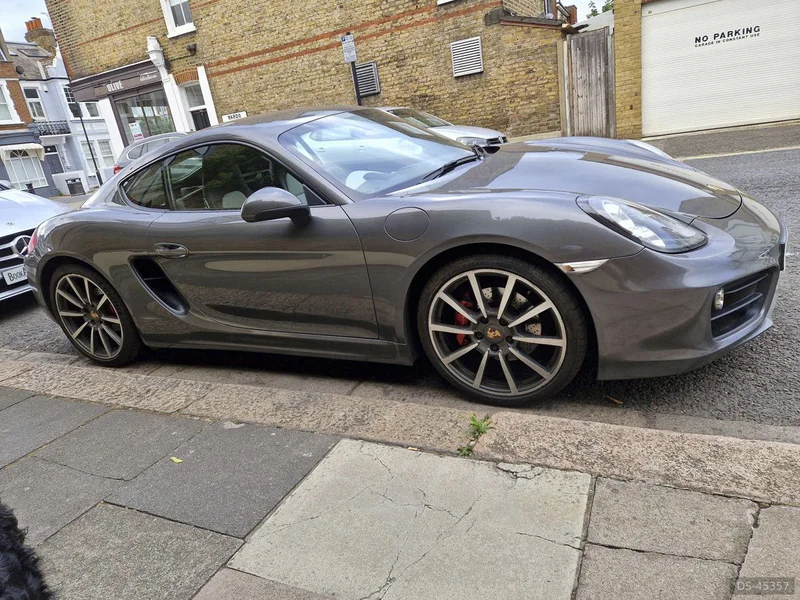 2014 Porsche Cayman S in London 3