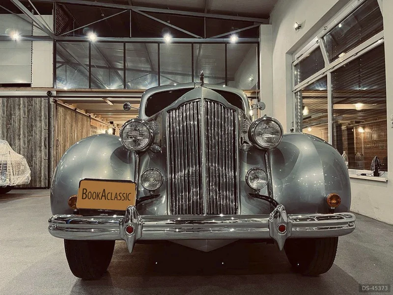 1938 Packard Eight De Luxe in Holíč 5