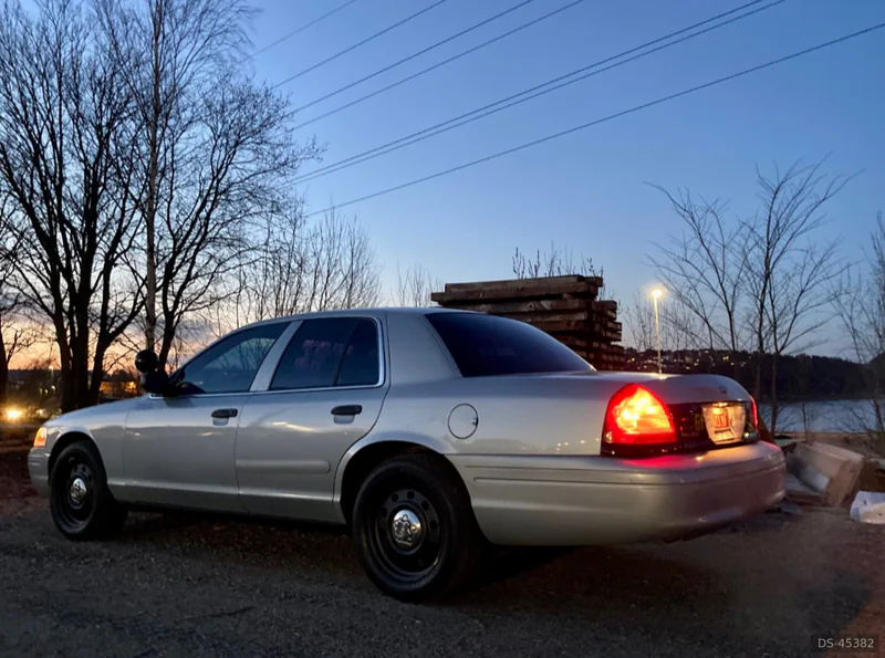 2007 Ford Crown Victoria Police Interceptor in Ridabu 8