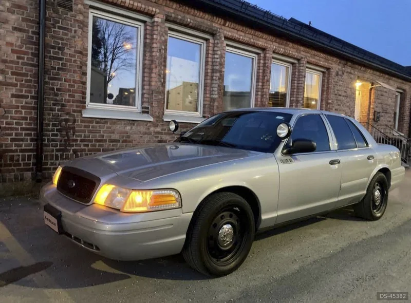 2007 Ford Crown Victoria Police Interceptor in Ridabu 6