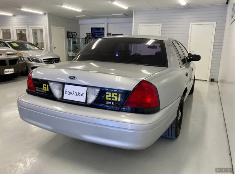 2007 Ford Crown Victoria Police Interceptor in Ridabu 9