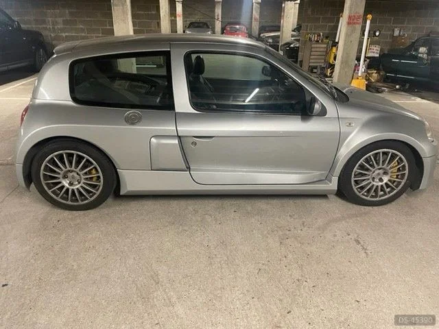 2000 Renault Clio V6 Mk1 in Wokingham, Berkshire