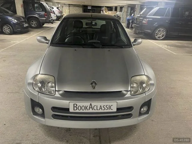 2000 Renault Clio V6 Mk1 in Wokingham, Berkshire 2