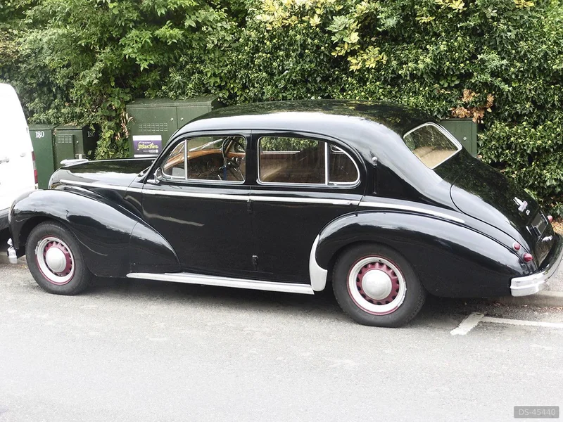 1952 Hotchkiss Anjou in Cheltenham 4