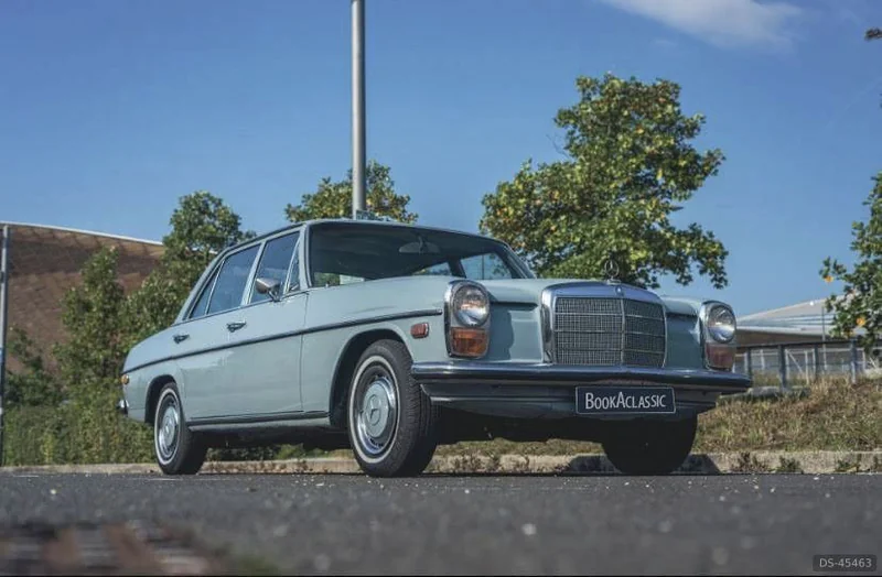 1970 Mercedes-Benz 220 Auto in Surbiton 2