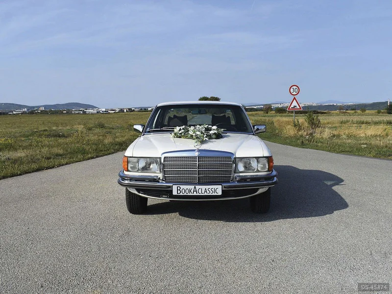 1974 Mercedes-Benz 280SE in Košice 2
