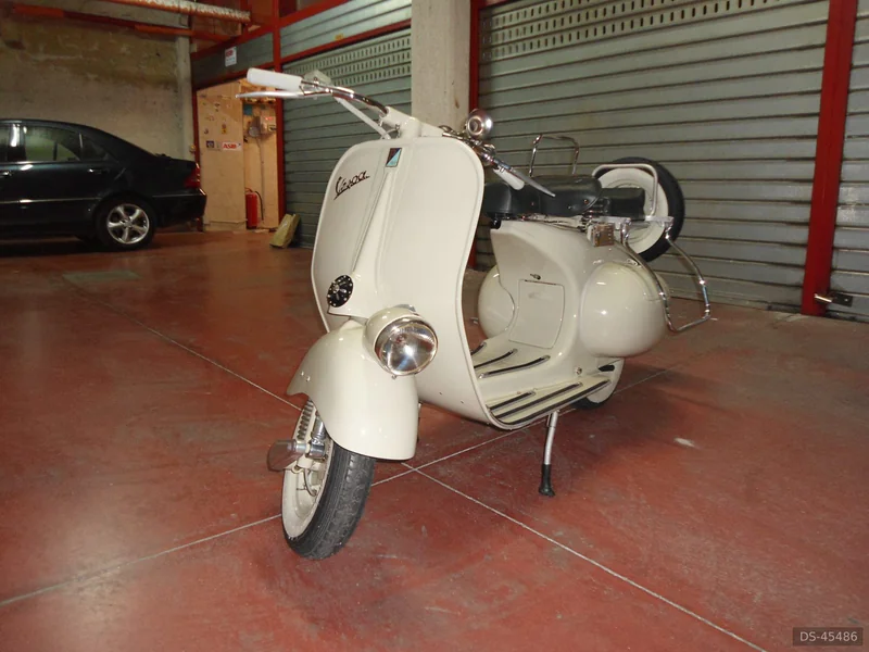 1954 Piaggio Vespa Faro Basso in Casalnuovo Di Napoli