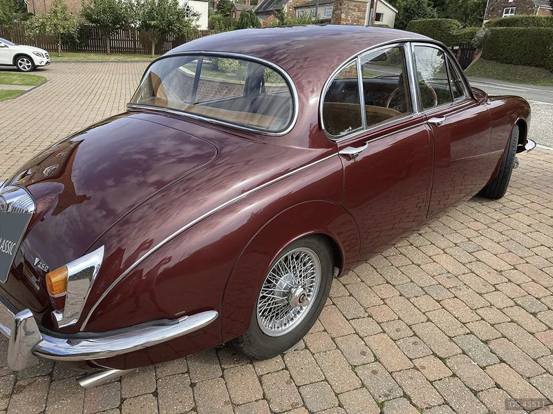 1969 Daimler 250 V8 in Barton Upon Humber 2