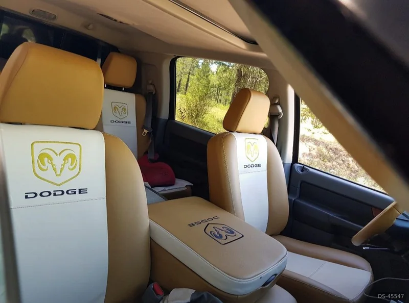 2007 Dodge Ram in Galápagos 5