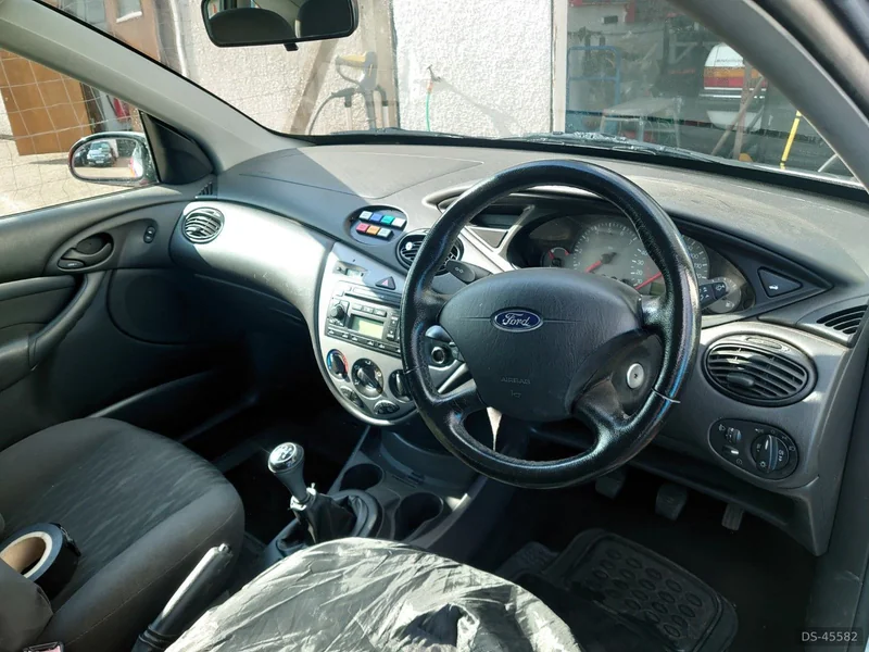 2003 Ford Focus in Guildford 5
