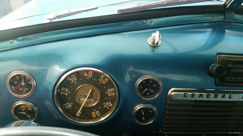 1950 GMC 9300 in Powell River 6