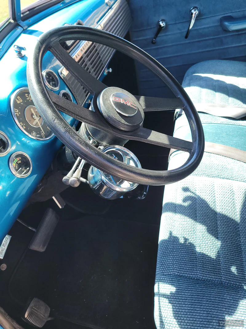1950 GMC 9300 in Powell River 7