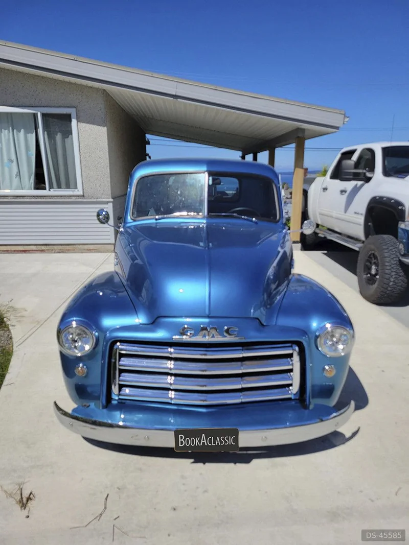1950 GMC 9300 in Powell River 2