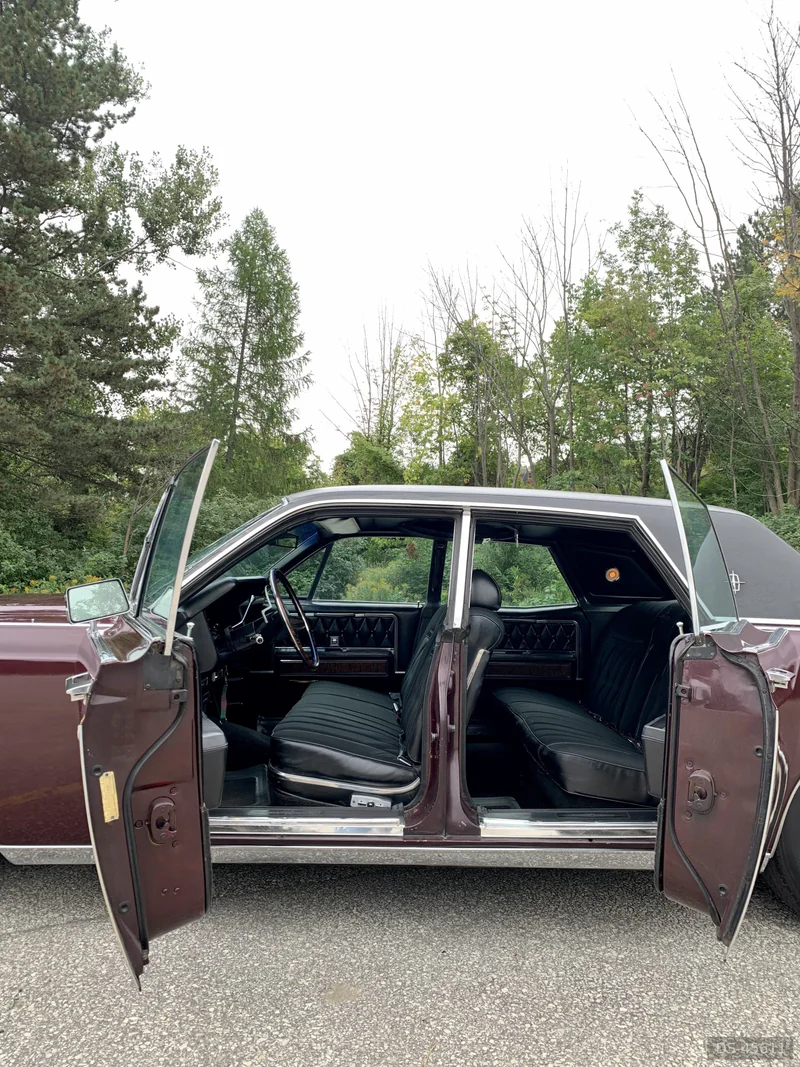 1968 Lincoln Continental in Blue Mountain 3