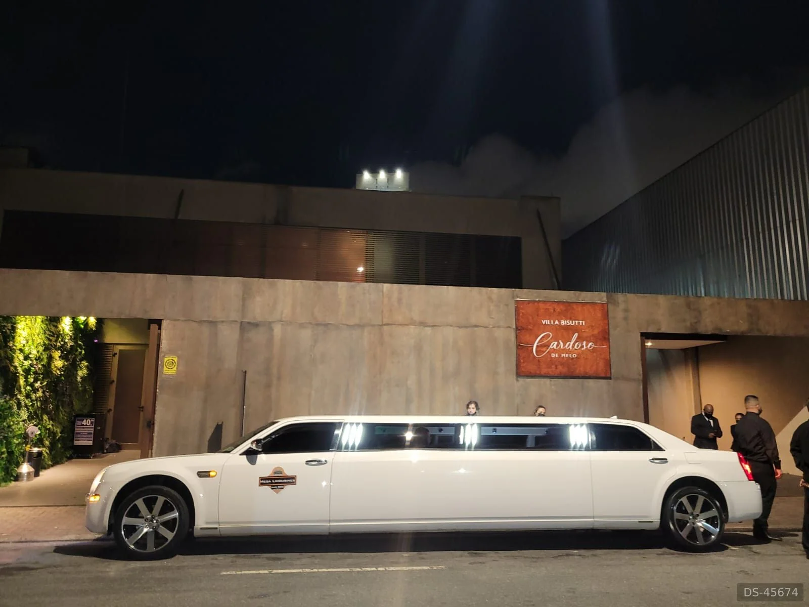 2015 Chrysler 300 C Limousine