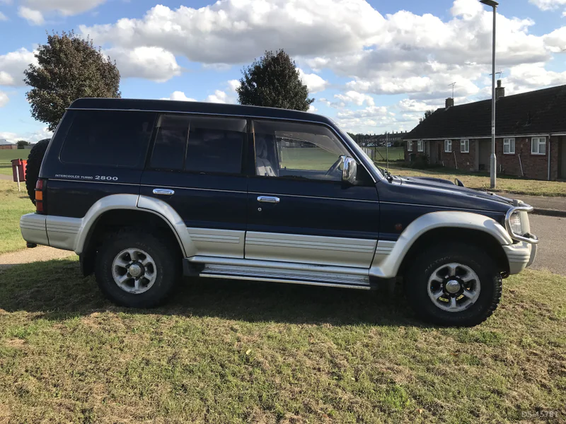 1995 Mitsubishi Pajero in Hertfordshire 3