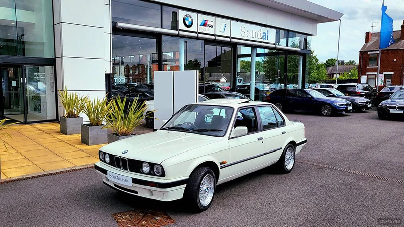 1990 BMW E30 in North Yorkshire 2